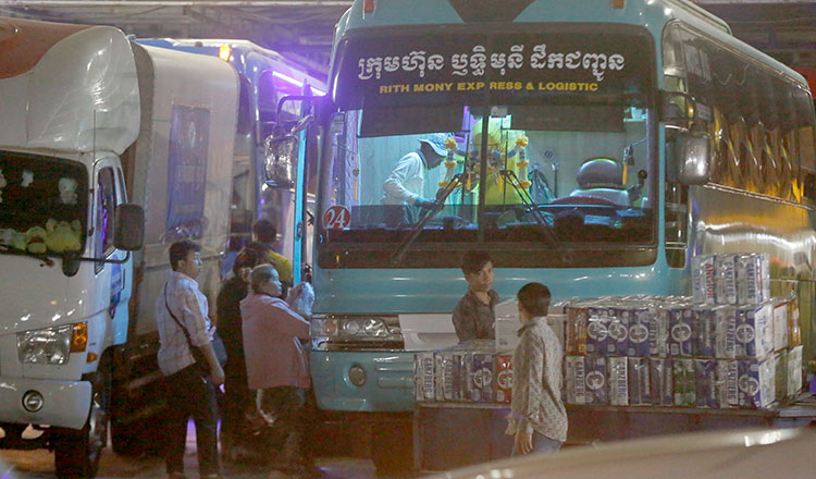 bus malam vs bus siang